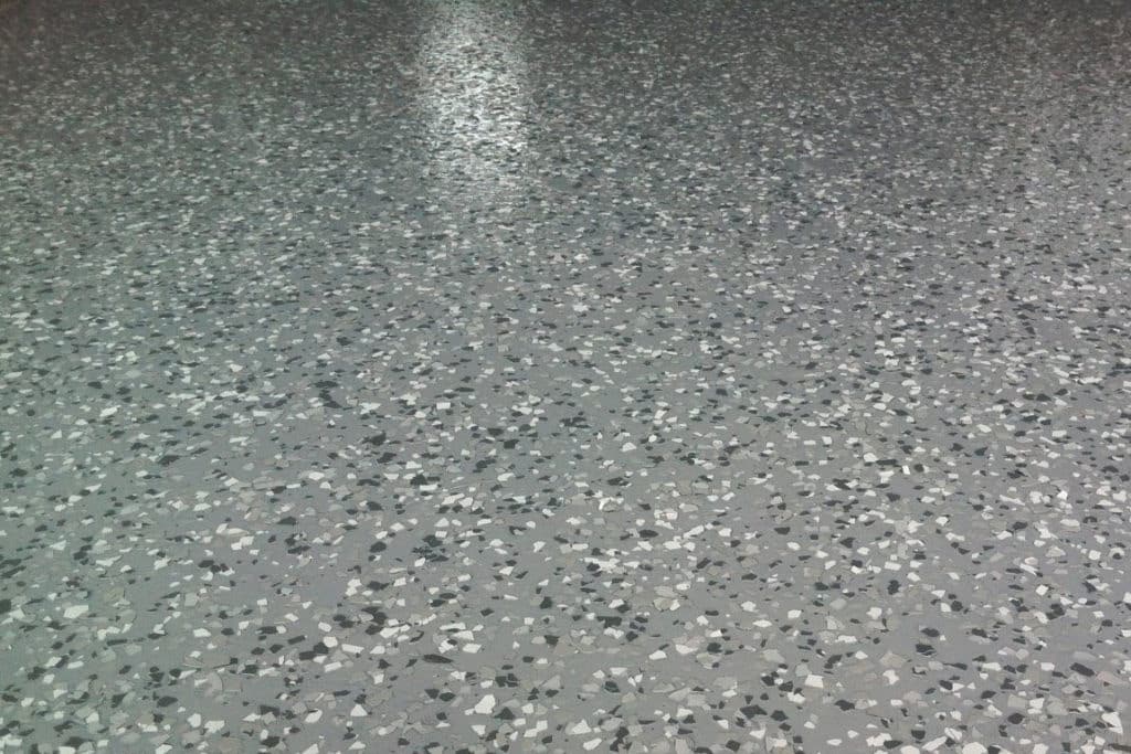 Plancher de garage à l'époxy PolySurface.