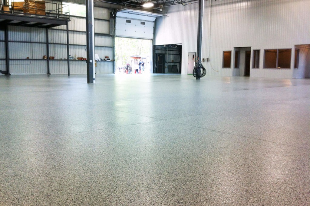 Plancher de garage à l'époxy PolySurface.