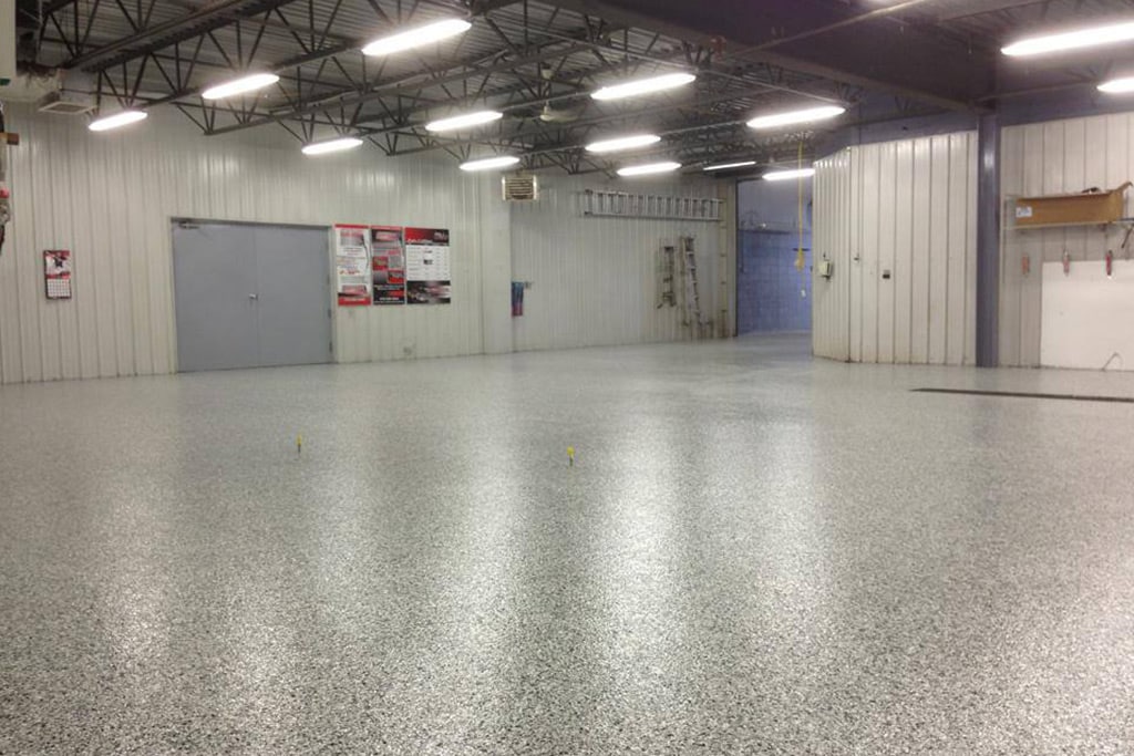 Plancher de garage à l'époxy PolySurface.