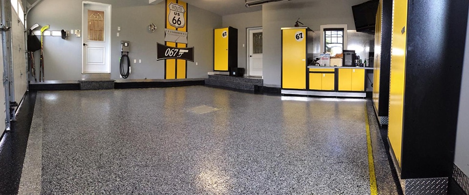 Plancher de garage à l'époxy PolySurface.